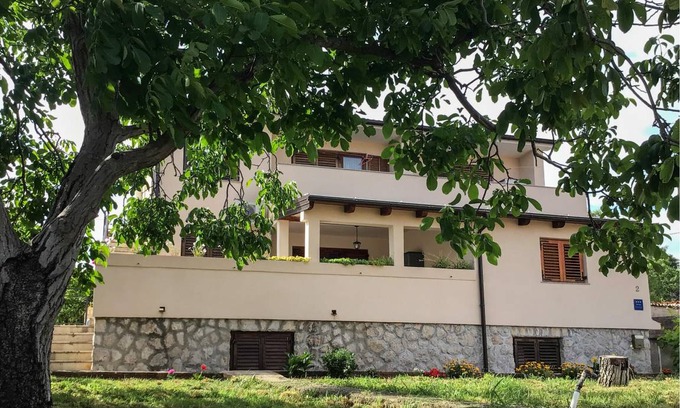Cres Apartment | 51 m² Apartment ∙ 2 bedrooms ∙ 5 guests