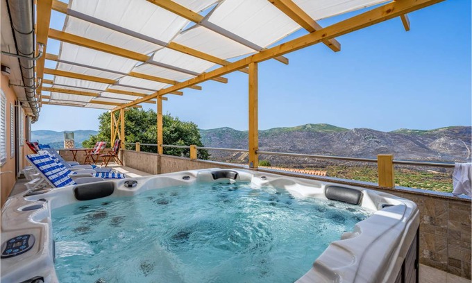 Grebastica House | 54 m² Maisonette ∙ 2 bedrooms ∙ 4 guests