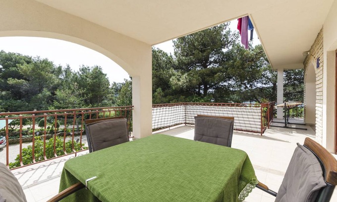 Jadrtovac Apartment | 55 m² Apartment ∙ 2 bedrooms ∙ 5 guests