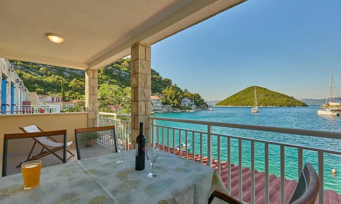 Prozurska Luka Apartment | 56 m² Apartment ∙ 2 bedrooms ∙ 5 guests