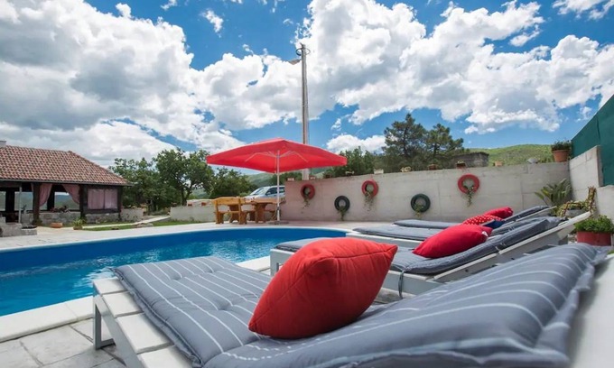 Lecevica House | 58 m² House ∙ 3 bedrooms ∙ 8 guests