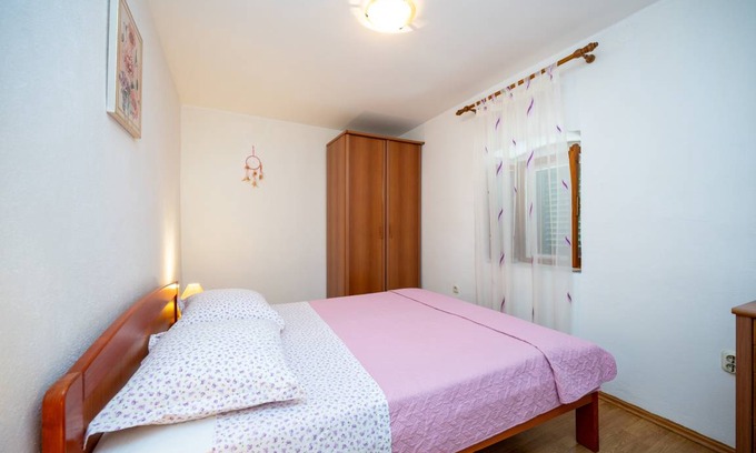Savar Apartment | 60 m² Apartment ∙ 2 bedrooms ∙ 5 guests