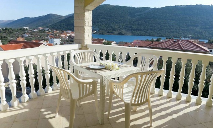 Grebastica Apartment | 60 m² Apartment ∙ 2 bedrooms ∙ 5 guests