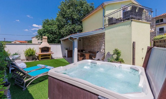 Bubani House | 65 m² House ∙ 2 bedrooms ∙ 4 guests