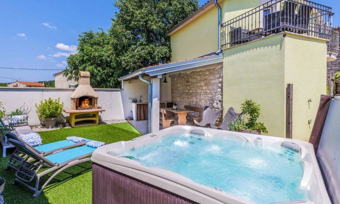 Bubani Other | 68 m² Accommodation ∙ 2 bedrooms ∙ 4 guests