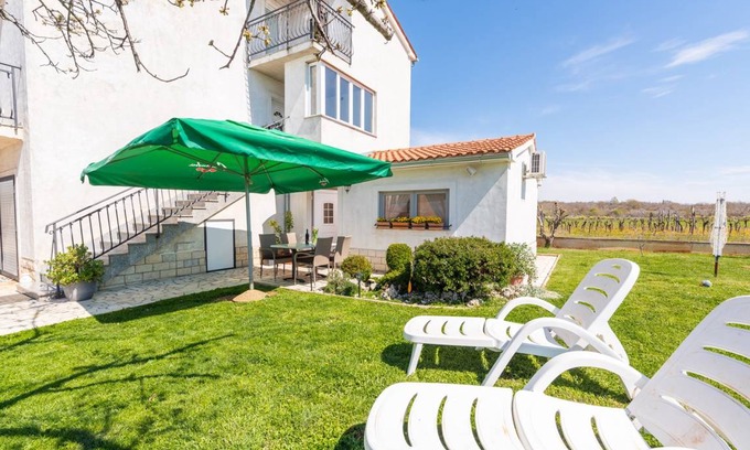 Veleniki Villa | 68 m² Villa ∙ 2 bedrooms ∙ 4 guests