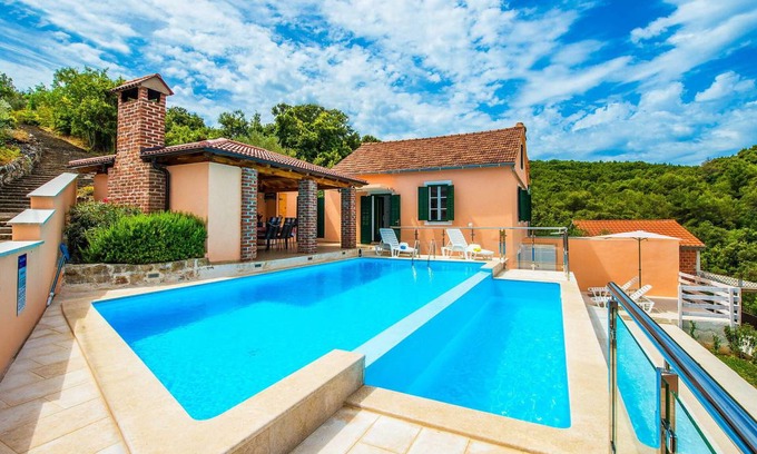 Komoseva Other | 75 m² Accommodation ∙ 3 bedrooms ∙ 6 guests