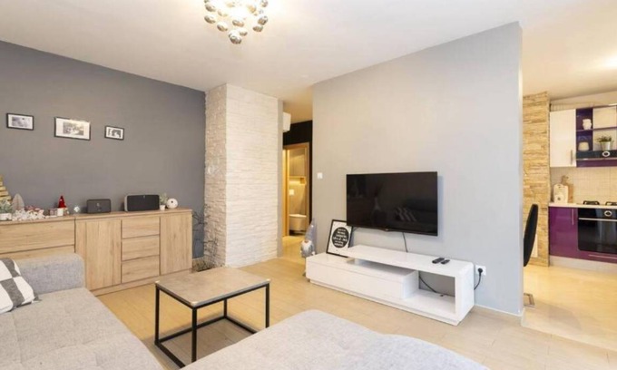 Obrovac Apartment | 78 m² Apartment ∙ 2 bedrooms ∙ 4 guests