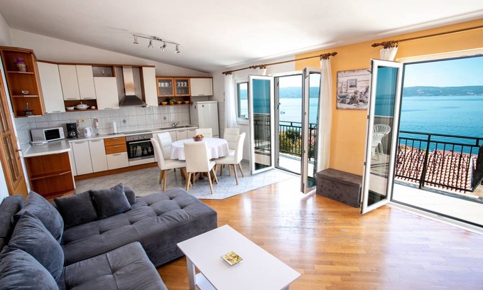 Dugi Rat Apartment | 79 m² Apartment ∙ 3 bedrooms ∙ 6 guests