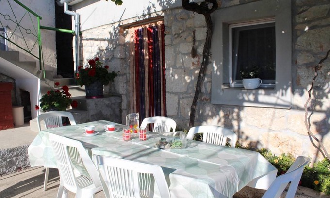 Primosten Burnji Apartment | 80 m² Apartment ∙ 3 bedrooms ∙ 10 guests
