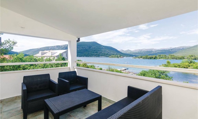 Hodilje Apartment | 80 m² Apartment ∙ 2 bedrooms ∙ 5 guests