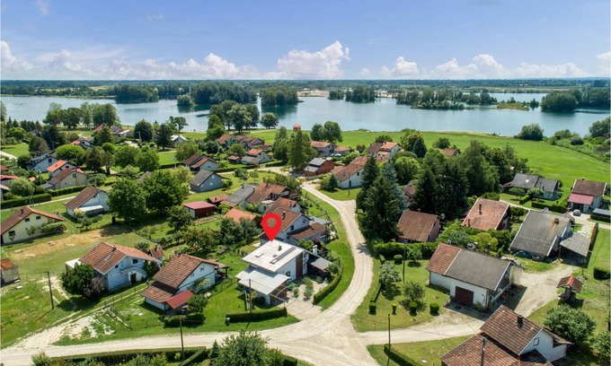 Drnje House | 80 m² House ∙ 2 bedrooms ∙ 6 guests