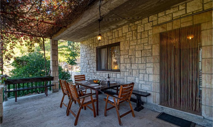 Pupnat House | 80 m² House ∙ 2 bedrooms ∙ 4 guests