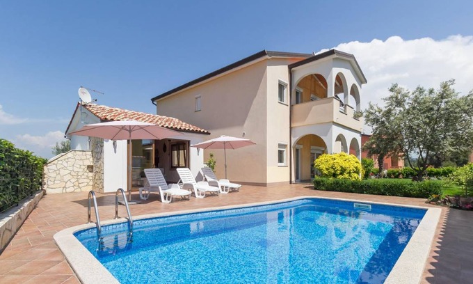 Kastel House | 80 m² House ∙ 3 bedrooms ∙ 4 guests