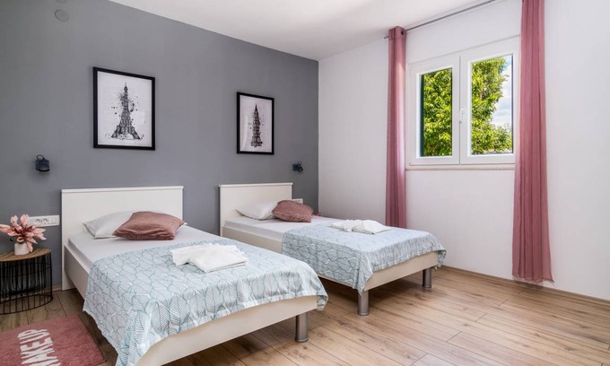 Primorski Dolac House | 80 m² House ∙ 3 bedrooms ∙ 6 guests