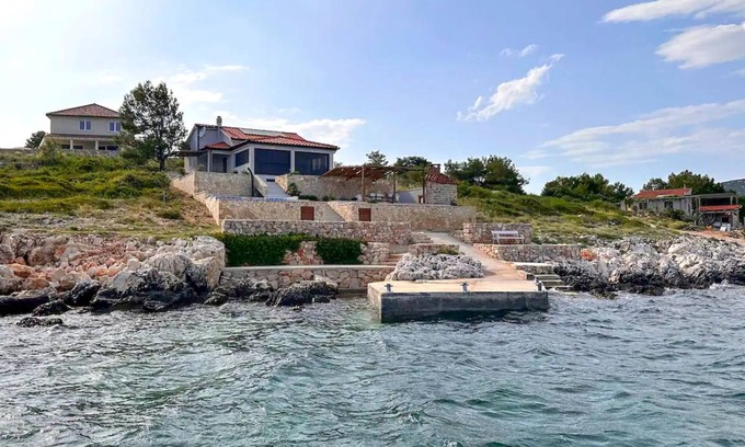 Pasman House | 90 m² House ∙ 2 bedrooms ∙ 4 guests