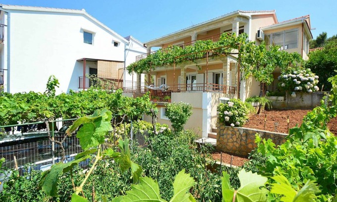 Arbanija Apartment | 92 m² Apartment ∙ 3 bedrooms ∙ 5 guests