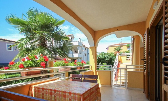 Novigrad Apartment | Alenka orange A4 - Two Bedroom Apartment, Sleeps 4