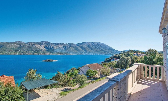 Cove Tri Zala (Zrnovo) Apartment | Amazing apartment in Korcula