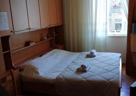 Split Apartment | Antonio