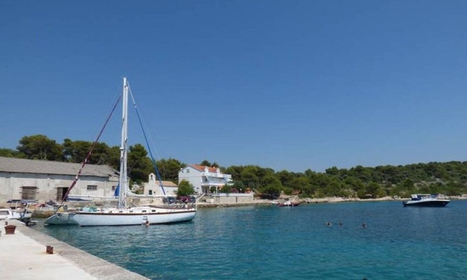 Jezera Apartment | Apartment Dragan - close to the sea & center: A5(3+1) - Jezera, Island Murter, Croatia