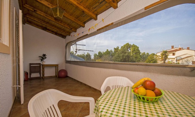 Brulo Apartment | Apartment Gogic with Balcony
