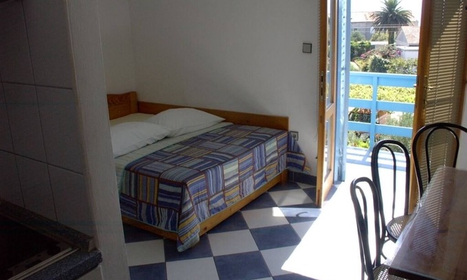 Sucuraj Apartment | Apartment in Sućuraj with Seaview, Balcony, Air condition, WIFI (3560-1)