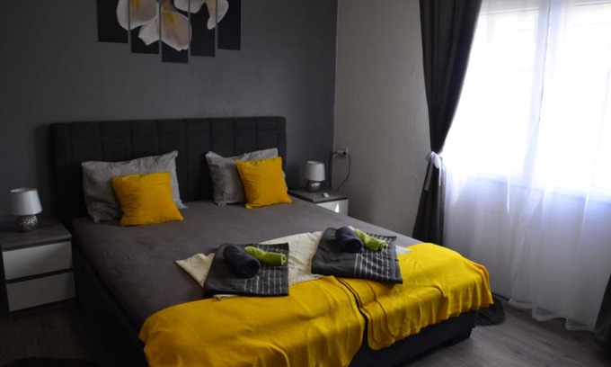 Kastel Kambelovac Apartment | Apartment Lightness
