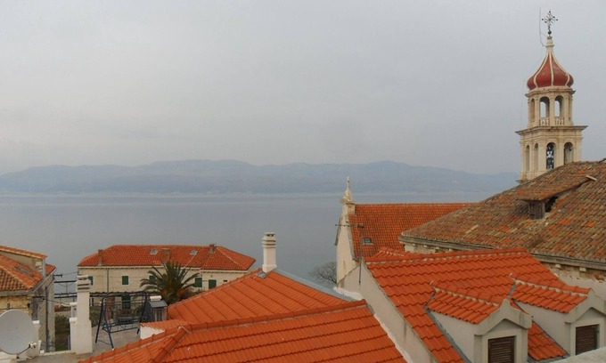 Sutivan Apartment | Apartment Liva - 60m from the sea: 3 - R5(2) - Sutivan, Island Brac, Croatia