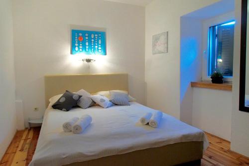 Split Apartment | Apartment Nika