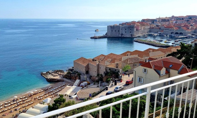 Ploce Apartment | *Apartment Primavera with stunning views of Old Town and sea