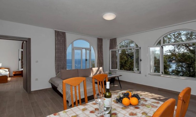 Pokrivenik Apartment | Apartment Rubin by Interhome