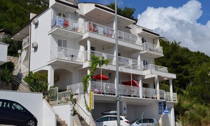 Pisak Apartment | Apartments and rooms Dubravka, (10802), Pisak, Omiš, hr