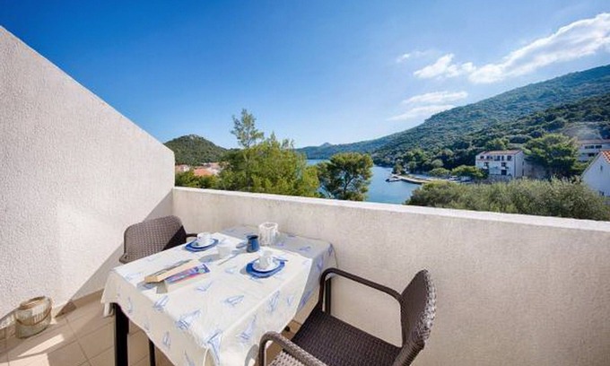 Pasadur Apartment | Apartments Bruna Lastovo-Comfort One Bedroom Apartment with Balcony and Sea View-Plavi