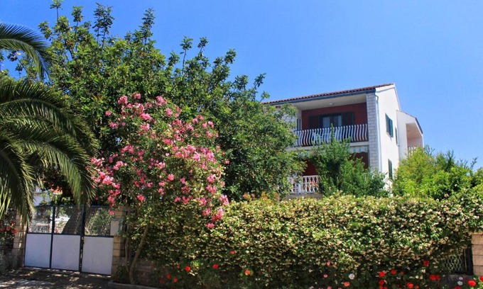 Loviste Apartment | Apartments by the sea Loviste, Peljesac - 10182