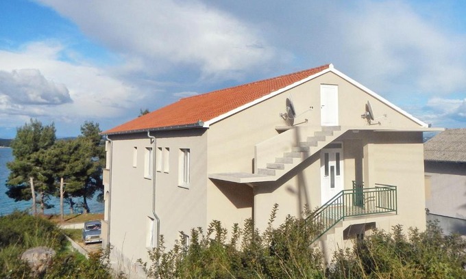 Tkon Apartment | Apartments by the sea Tkon, Pasman - 8454