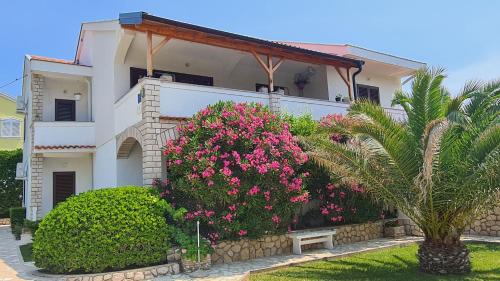 Pag Apartment | Apartments Ivo