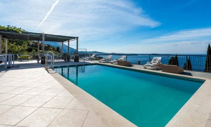 Zavrelje Apartment | Apartments Klis -Studio Apartment with Terrace - 2 (B)