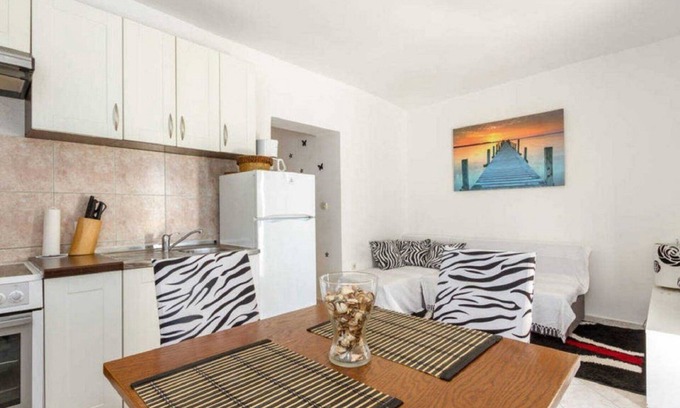 Znjan Apartment | Apartments Marasovic - Roko
