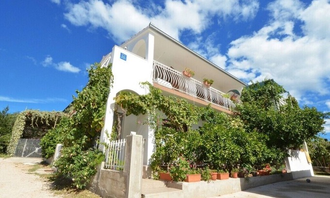 Vinisce Apartment | Apartments Marija, (14689), Vinišce, hr
