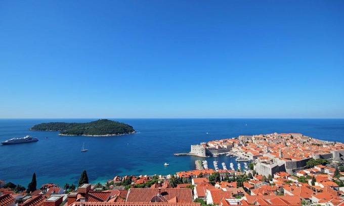 Ploce Apartment | Apartments Near Old Town
