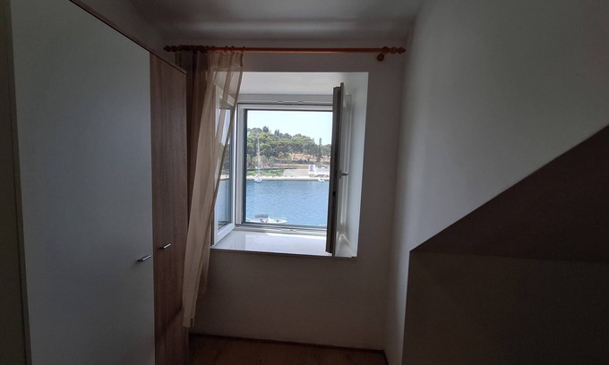 Maslinica Apartment | Apartments Neptun (101461-A2) - Maslinica