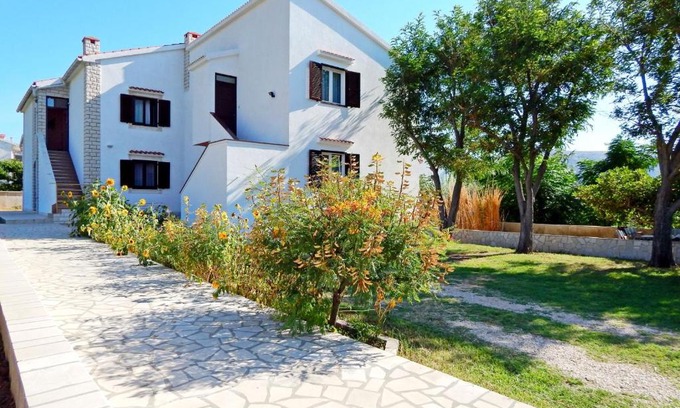 Pag Apartment | Apartments Rajko