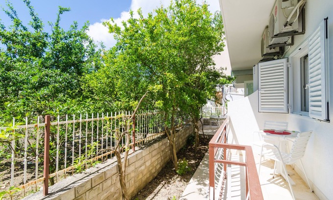 Kupari Apartment | Apartments & Rooms Barišić - Standard Studio Apartment with Balcony and Garden View