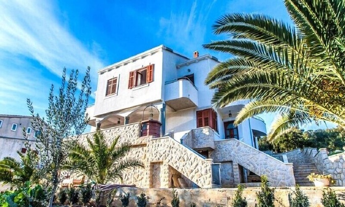 Molat Apartment | Apartments Zoja, (14289), Molat, hr