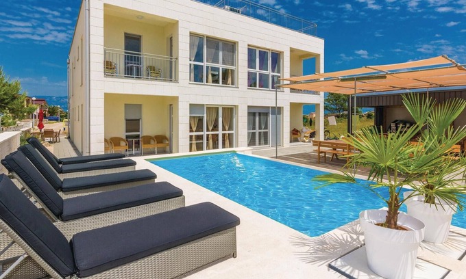 Vir Apartment | Awesome apartment in Vir with WiFi