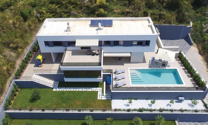 Omis House | Beach front home in Omis with sauna