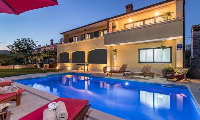 Cabrunici Apartment | Beautiful apartment in Svetvincenat