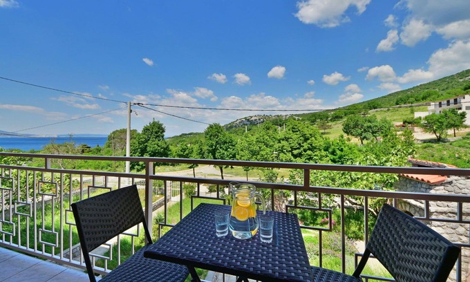 Sibinj Krmpotski Apartment | Beautiful apartment for 5 people with A/C, WIFI, TV and terrace