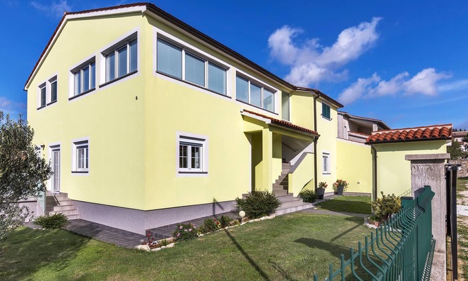 Galizana Apartment | Beautiful apartment in a quiet location in Galizani.